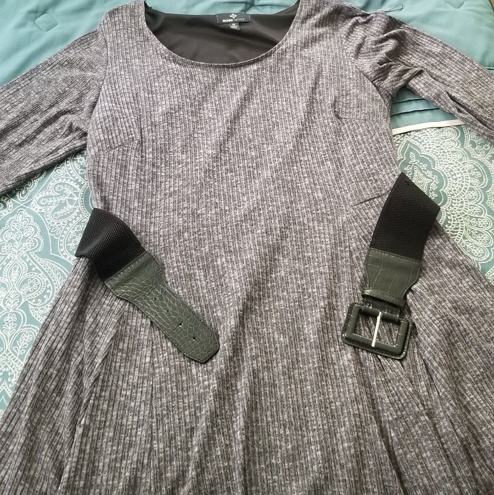 Ronnie Nicole , size 1X ,